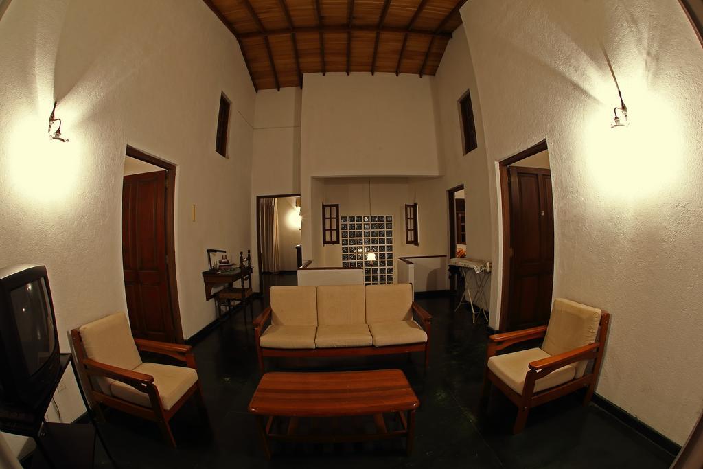 Banda Casa, كاندي المظهر الخارجي الصورة