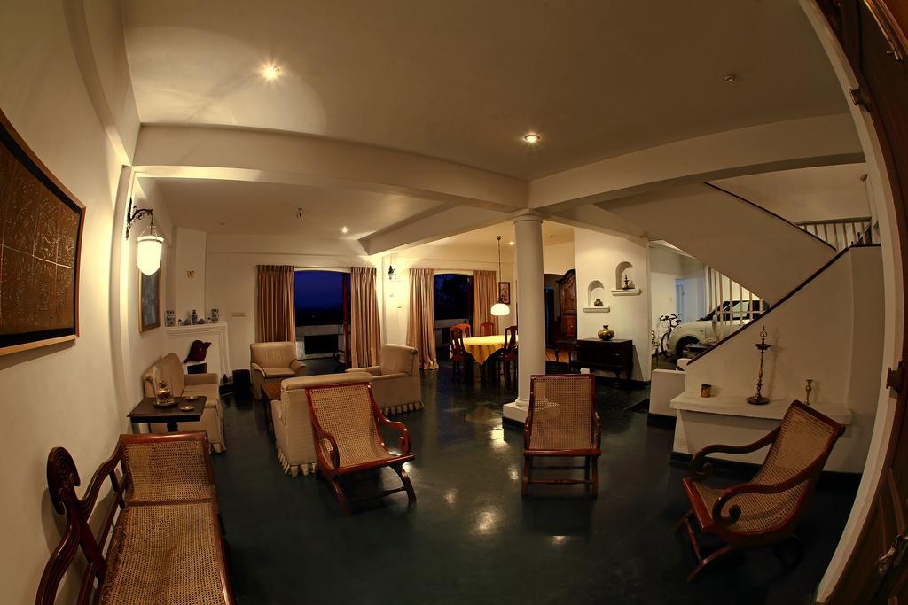 Banda Casa, كاندي المظهر الخارجي الصورة